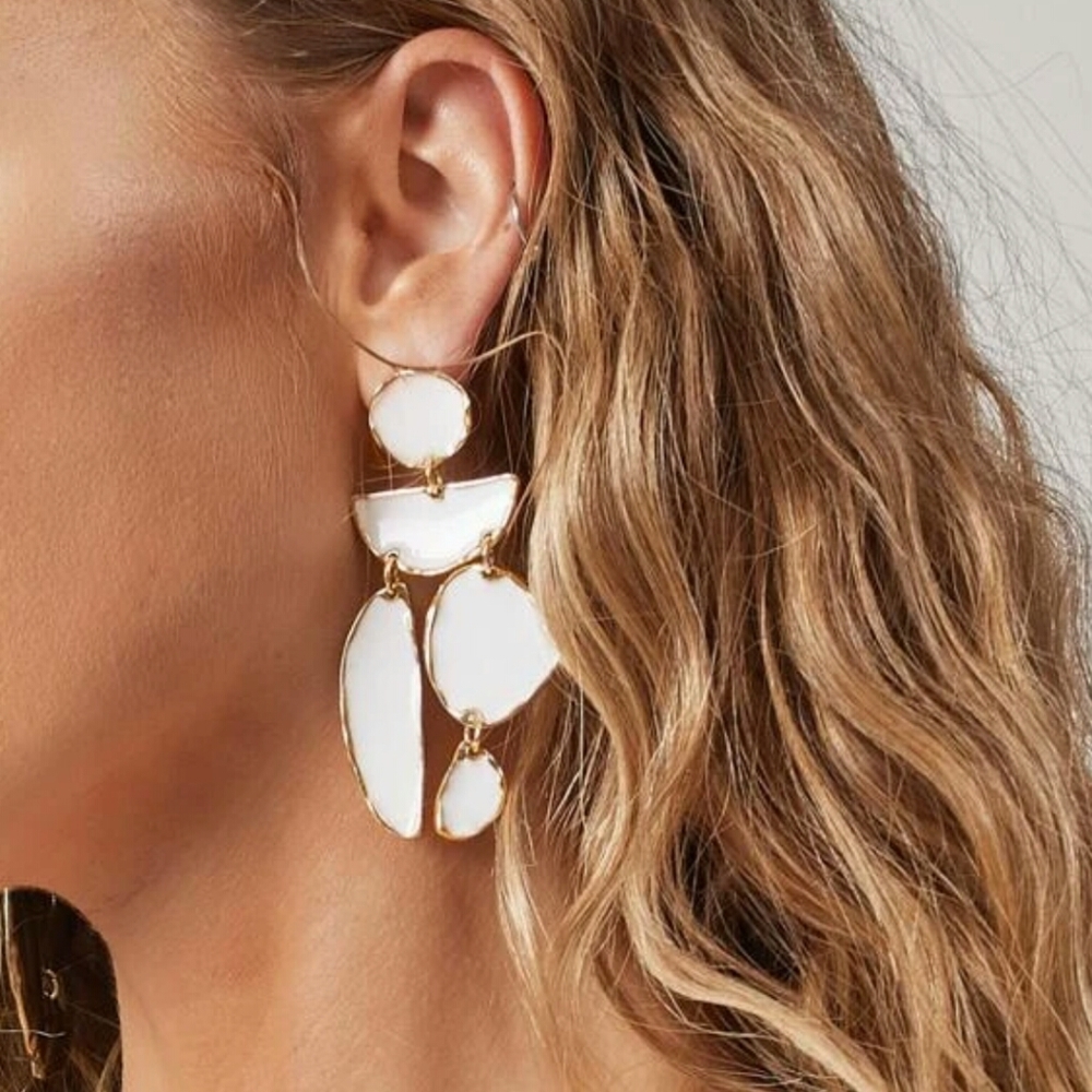 Applelonia Earrings